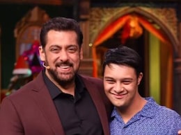 बिग बॉस 18 के सेट पर सलमान खान ने एक स्पेशल बच्चे का सपना किया पूरा, वीडियो देख भर उठेगा दिल बिग बॉस 18 के सेट पर सलमान खान ने एक स्पेशल बच्चे का सपना किया पूरा, वीडियो देख भर उठेगा दिल