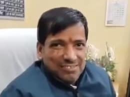 चाटुकारिता का चरम! मंत्री से लेकर जिलाध्यक्ष की मेहरबानी... मनचाहा ट्रांसफर पर राजस्थान के अधिकारी का VIDEO वायरल चाटुकारिता का चरम! मंत्री से लेकर जिलाध्यक्ष की मेहरबानी... मनचाहा ट्रांसफर पर राजस्थान के अधिकारी का VIDEO वायरल
