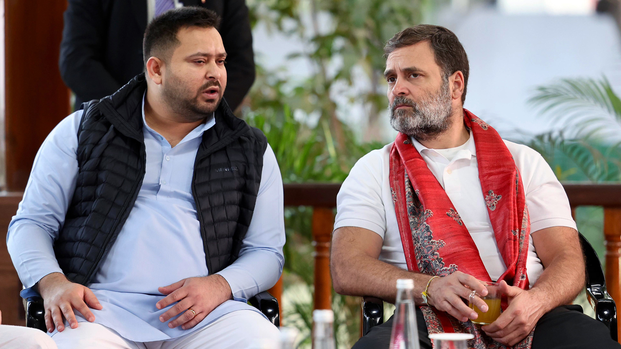 Rahul Gandhi Meets Tejashwi Yadav In Patna