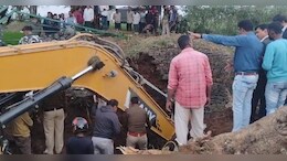 छिंदवाड़ा में बड़ा हादसा ! कुआं धंसने से 3 मजदूर दबे, रेस्क्यू में जुटे प्रशासन के अधिकारी