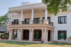'Sheeshmahal' Showdown: AAP vs BJP Over Media Tour Of Chief Minister Home 'Sheeshmahal' Showdown: AAP vs BJP Over Media Tour Of Chief Minister Home