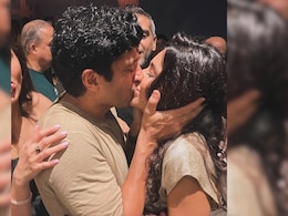 Farhan Akhtar And Shibani Dandekar's New Year Celebrations, Sealed With A Kiss Farhan Akhtar And Shibani Dandekar's New Year Celebrations, Sealed With A Kiss