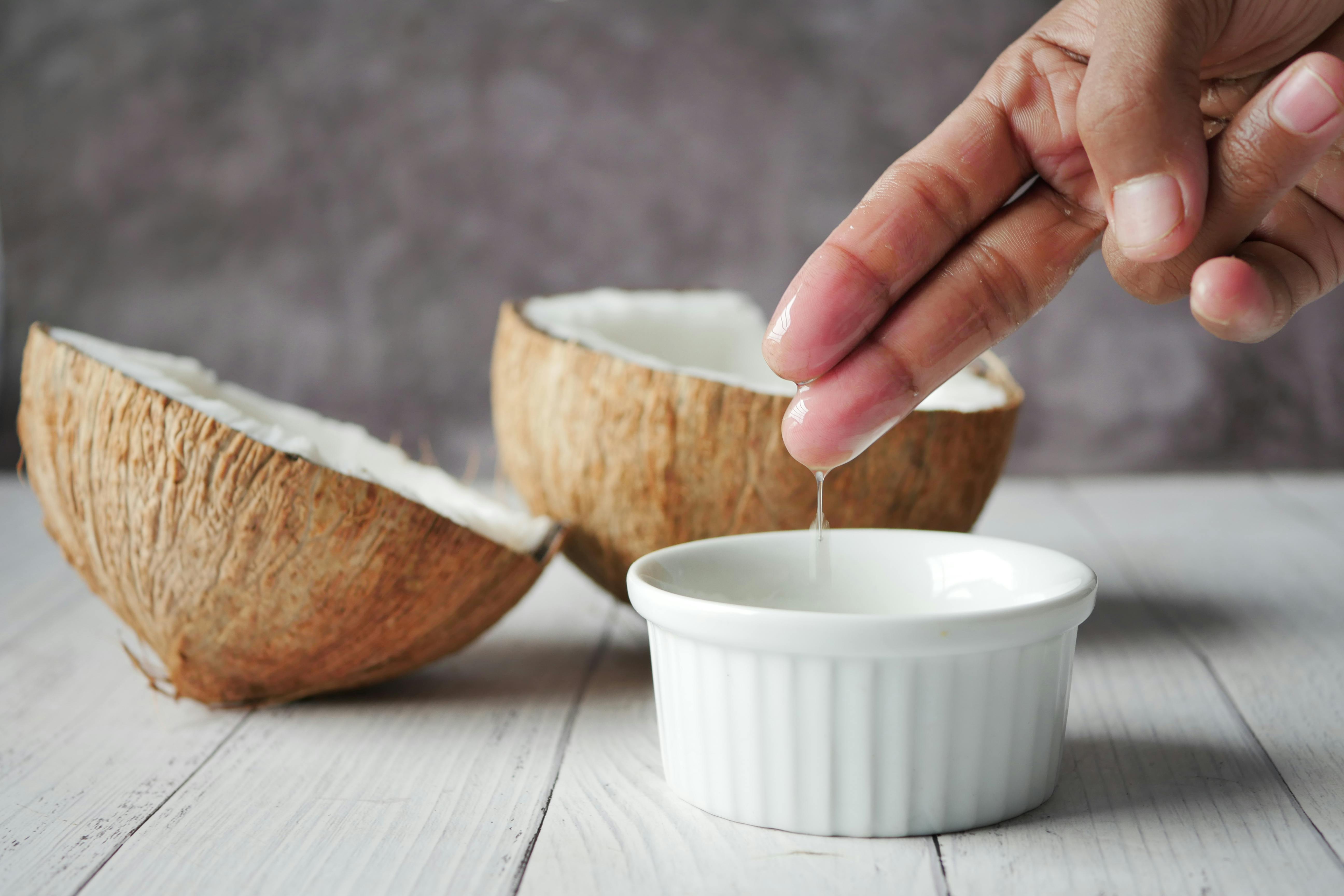 Coconut Oil For Skin: Try These Easy Ways To Use It Coconut Oil For Skin: Try These Easy Ways To Use It