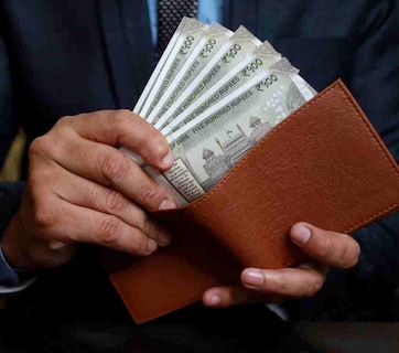 8th Pay Commission: लॉटरी लागली! 'फिटमेंट फॅक्टर'नुसार पगार दुप्पट होणार? तुमचं वेतन किती वाढेल? इथं करा चेक