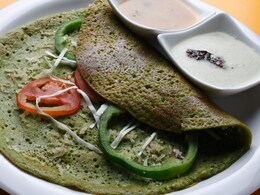 Bathua Dosa: This Green Dosa Recipe Is Perfect For Your Winter Indulgence Bathua Dosa: This Green Dosa Recipe Is Perfect For Your Winter Indulgence