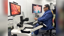 20,000 किलोमीटर दूर बैठे भारतीय मूल के डॉक्टर ने रोबोट के जरिए किया बाईपास ऑपरेशन, हर कोई हैरान