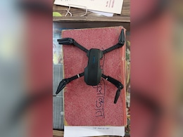 Drone in Jail: भोपाल के सेंट्रल जेल में मिला संदिग्ध ड्रोन, जांच में सामने निकलकर आई ये बात Drone in Jail: भोपाल के सेंट्रल जेल में मिला संदिग्ध ड्रोन, जांच में सामने निकलकर आई ये बात