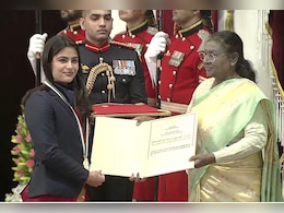 Khel Ratna Award:  मनु भाकर, डी गुकेश को मिला खेल रत्न, ओलंपिक में परचम लहराने वाले एथलीटों को अर्जुन अवॉर्ड, देखें पूरी लिस्ट Khel Ratna Award:  मनु भाकर, डी गुकेश को मिला खेल रत्न, ओलंपिक में परचम लहराने वाले एथलीटों को अर्जुन अवॉर्ड, देखें पूरी लिस्ट
