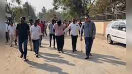 Pune news: प्रेमसंबंधातून आधी धारधार शस्त्राने हल्ला, मग पोलीसांनी काढली भर बाजारातून धिंड