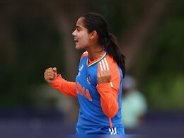 U19 World Cup : 4 ओव्हर्स 5 रन्स आणि 5 विकेट्स ! कोण आहे वैष्णवी शर्मा? जिनं रचला इतिहास U19 World Cup : 4 ओव्हर्स 5 रन्स आणि 5 विकेट्स ! कोण आहे वैष्णवी शर्मा? जिनं रचला इतिहास