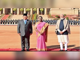 साइबर, समुद्री सुरक्षा के साथ-साथ पर्यटन और डिजिटल क्षेत्र में सहयोगी बनेगा इंडोनेशिया : PM मोदी साइबर, समुद्री सुरक्षा के साथ-साथ पर्यटन और डिजिटल क्षेत्र में सहयोगी बनेगा इंडोनेशिया : PM मोदी