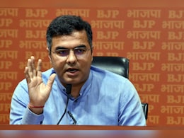 दिल्ली चुनाव: वोटर्स को जूते 'बांटने' को लेकर BJP के प्रवेश वर्मा के खिलाफ कार्रवाई का आदेश दिल्ली चुनाव: वोटर्स को जूते 'बांटने' को लेकर BJP के प्रवेश वर्मा के खिलाफ कार्रवाई का आदेश