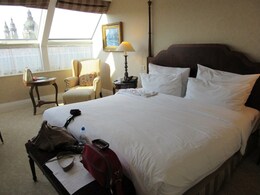 Curl Up, Do Nothing: What Is The New "Hurkle-Durkling" Travel Trend Curl Up, Do Nothing: What Is The New "Hurkle-Durkling" Travel Trend