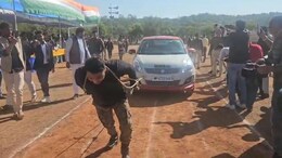 MP Republic Day 2025: ग्वालियर के सुनील को देख सभी हुए रोमांचित, हैरतअंगेज प्रदर्शन में दांतों से खींच ली इतनी चार पहिया गाड़ी