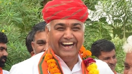 Jodhpur Marriage: बेटे की शादी में जिस पैसे से खरीदनी थी शराब, भाजपा नेता ने गरीबों को कर दिए 11 लाख रुपये दान