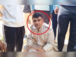 Rajasthan: नागौर में ड्रग्स खरीदते हुए पकड़ा गया कांस्टेबल, बचने के लिए मुंह में डाल ली पुड़िया; लोगों ने हाथ डाल कर बाहर निकाली Rajasthan: नागौर में ड्रग्स खरीदते हुए पकड़ा गया कांस्टेबल, बचने के लिए मुंह में डाल ली पुड़िया; लोगों ने हाथ डाल कर बाहर निकाली