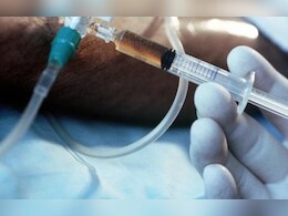 Rajasthan News: अजमेर में चिकित्सा विभाग ने पकड़ा 12वीं पास डॉक्टर, मरीज़ों को लिख रहा था दवाइयां, चढ़ा रहा था ड्रिप 