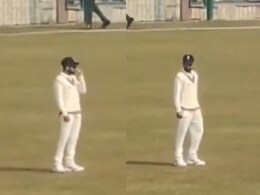 Watch: Fans Chant Virat Kohli "<i>Ko</i> Bowling <i>Do</i>" During Delhi's Ranji Trophy Game. This Happens Next Watch: Fans Chant Virat Kohli "<i>Ko</i> Bowling <i>Do</i>" During Delhi's Ranji Trophy Game. This Happens Next