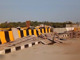 आठ साल में भी नहीं बन पाया आधा किलोमीटर का रेलवे पुल, ग्वालियर में क्यों धीमी पड़ गई ब्रिज बनने की चाल? आठ साल में भी नहीं बन पाया आधा किलोमीटर का रेलवे पुल, ग्वालियर में क्यों धीमी पड़ गई ब्रिज बनने की चाल?