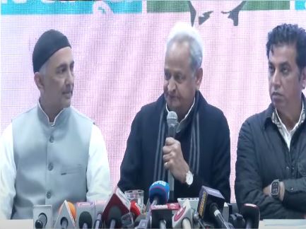 दिल्ली में प्यारी दीदी के बाद कांग्रेस ने लॉन्च की 25 लाख के बीमा वाली जीवन रक्षा योजना