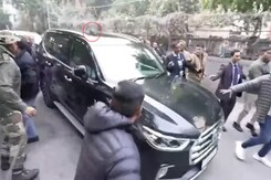 AAP Claims Arvind Kejriwal's Car Attacked By BJP Workers, Party Hits Back AAP Claims Arvind Kejriwal's Car Attacked By BJP Workers, Party Hits Back