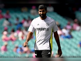 Champions Trophy 2025: अगर बुमराह हुए चैंपियंस ट्रॉफी से बाहर, तो इन 3 में से कोई एक पेसर लेगा जगह Champions Trophy 2025: अगर बुमराह हुए चैंपियंस ट्रॉफी से बाहर, तो इन 3 में से कोई एक पेसर लेगा जगह