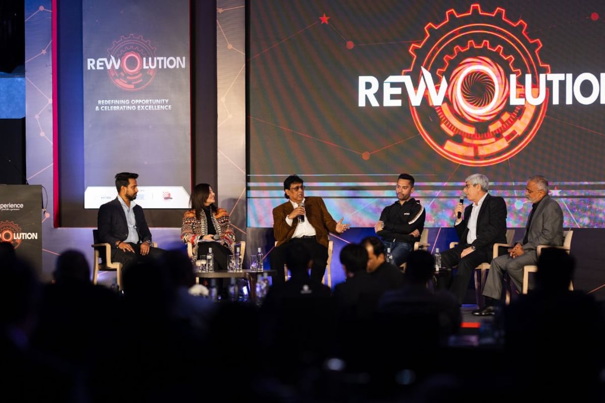 Panel discussion on Rising India as a MotoSports Nation'  (From Left to Right- Mr. Rohit Jha, Ms. Garima Avtar, Mr. Arindam Ghosh, Mr. Aspi Bathena, Mr. Samir Suneja)