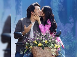 <i>Loveyapa</i> Actors Khushi Kapoor And Junaid Khan Pick Their Favourite Onscreen Couple <i>Loveyapa</i> Actors Khushi Kapoor And Junaid Khan Pick Their Favourite Onscreen Couple