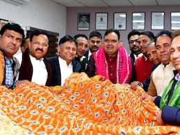 पीएम मोदी के बाद सीएम भजनलाल अजमेर दरगाह पर पेश करेंगे चादर, वसुंधरा की भी चादर हुई पेश पीएम मोदी के बाद सीएम भजनलाल अजमेर दरगाह पर पेश करेंगे चादर, वसुंधरा की भी चादर हुई पेश