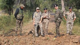Naxal Attack: माओवादियों ने लगाया था प्रेशर बम, अचानक फटा तो चपेट में आ गई ग्रामीण महिला