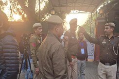 Ahead Of Polls, Police At Bhagwant Mann's Delhi Home. AAP Cries Foul Ahead Of Polls, Police At Bhagwant Mann's Delhi Home. AAP Cries Foul