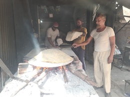 Rumali Roti : हर किसी को रहती है यहां इस मशहूर रोटी की चाव, महाराष्ट्र, गुजरात समेत अरब देशों तक जाते हैं कारीगर