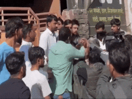 Rajasthan: राजस्थान के सीकर में 'कर्फ्यू' जैसे हालात, दुकान खोलने निकले व्यापारी को लोगों ने पीटा; दूर खड़ी देखती रही पुलिस Rajasthan: राजस्थान के सीकर में 'कर्फ्यू' जैसे हालात, दुकान खोलने निकले व्यापारी को लोगों ने पीटा; दूर खड़ी देखती रही पुलिस
