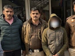 3 साल से दिल्ली के पालम विहार में अवैध तरीके से रह रहा था बांग्लादेशी, ऐसे चढ़ा पुलिस के हत्थे 3 साल से दिल्ली के पालम विहार में अवैध तरीके से रह रहा था बांग्लादेशी, ऐसे चढ़ा पुलिस के हत्थे