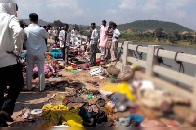 रतनगढ़ माता मंदिर में भगदड़ से 115 लोगों की मौत हो गई थी रतनगढ़ माता मंदिर में भगदड़ से 115 लोगों की मौत हो गई थी