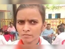 पुलिसकर्मी को चप्पल से पीटने पर मचा था बवाल, फिर चर्चा में आईं चित्रकूट नगर परिषद अध्यक्ष