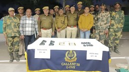 गणतंत्र दिवस से पहले भारत-पाक बॉर्डर पर पकड़ा गया हथियारों का जखीरा, अलर्ट जारी&nbsp;
