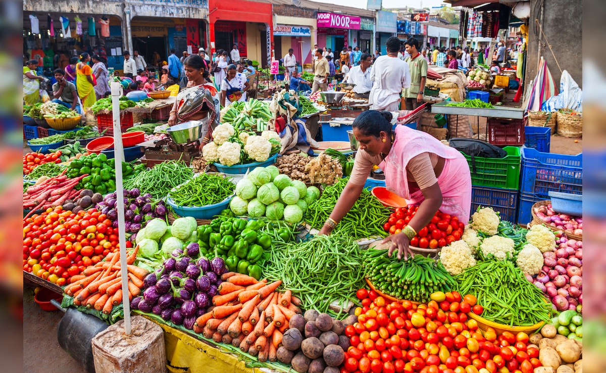 CPI Inflation: हरी सब्जियां महंगी हुई, लहसुन-प्याज सस्ते! मार्च में महंगाई बढ़ी, फिर भी नो टेंशन, वजह जान लीजिए