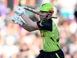 David Warner Nearly Injures Himself After Bat Breaks In Bizarre Incident - Video David Warner Nearly Injures Himself After Bat Breaks In Bizarre Incident - Video