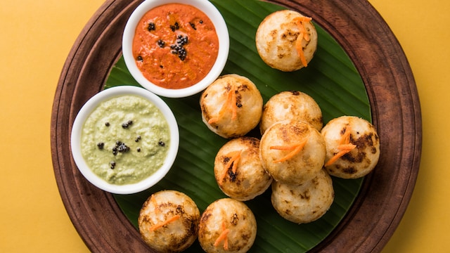 Green chana (chickpeas) are low in calories and high in fibre and protein