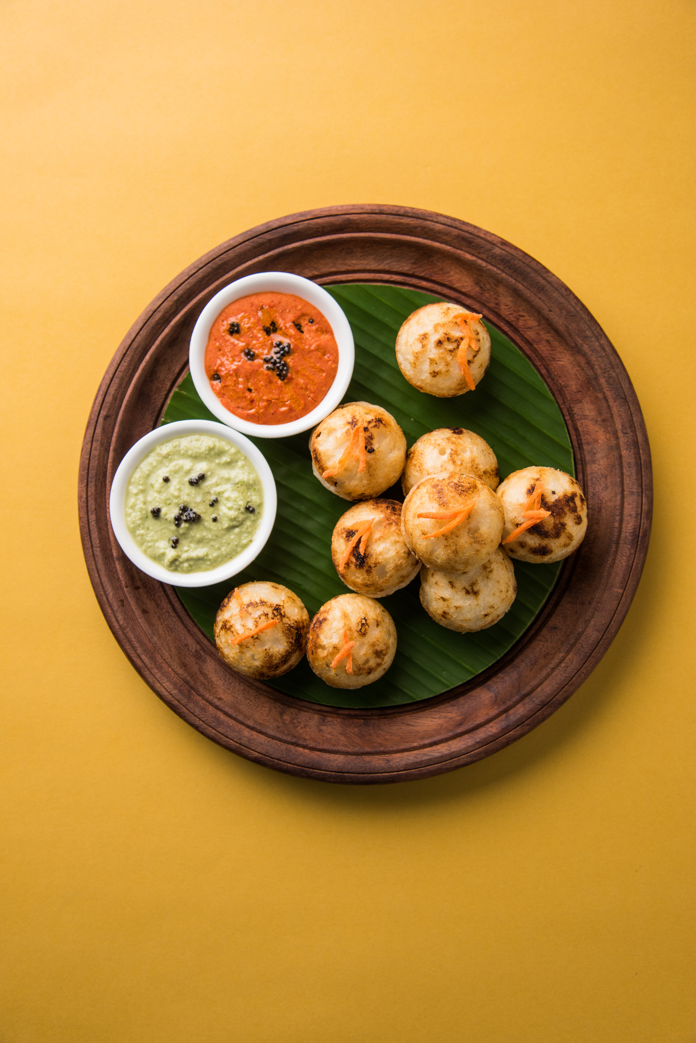 Green chana (chickpeas) are low in calories and high in fibre and protein