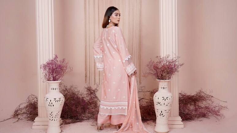 Myntra पर फैशन का धमाका! स्टाइलिश कुर्तियों से लेकर खूबसूरत कुर्ता सेट पर शानदार सेल का लें आनंद Myntra पर फैशन का धमाका! स्टाइलिश कुर्तियों से लेकर खूबसूरत कुर्ता सेट पर शानदार सेल का लें आनंद