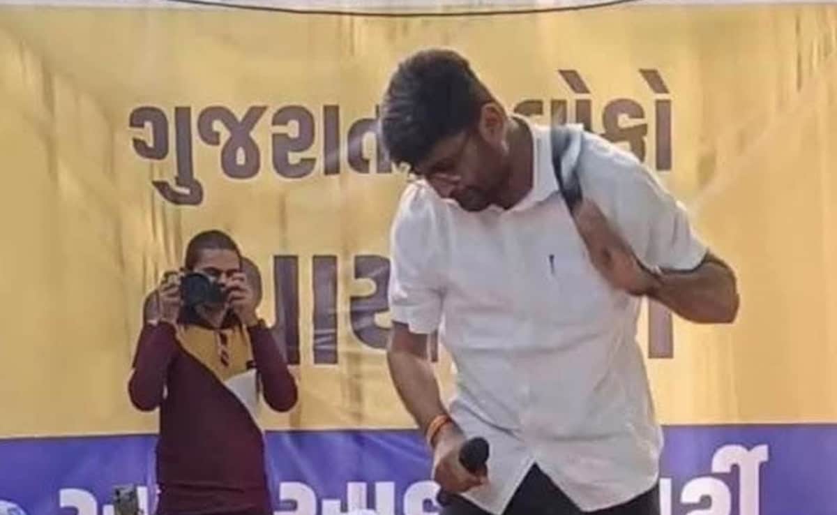 Video: AAP Leader Takes Out His Belt, Flogs Himself At Public Meet In Gujarat