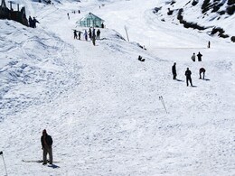मार्च में स्नो फॉल का उठाना है आनंद, उत्तराखंड की इन 2 जगहों का बना लीजिए प्लान