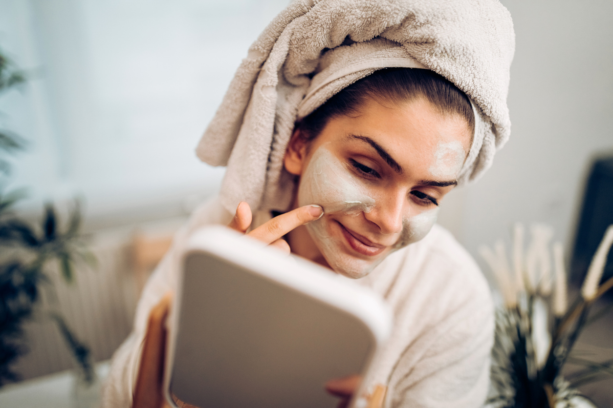 चेहरे से जुड़े हर मर्ज की दवा है ये मिट्टी, जानें इस्तेमाल करने का सही तरीका