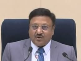 EC on EVM : ईव्हीएम घोटाळा ते संथ मतदान.. निवडणूक आयुक्तांनी दिलं सर्व आक्षेपांना उत्तर EC on EVM : ईव्हीएम घोटाळा ते संथ मतदान.. निवडणूक आयुक्तांनी दिलं सर्व आक्षेपांना उत्तर