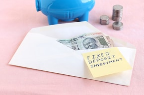 Fixed Deposits Tips: 10 लाख की 1 FD या 1 लाख की 10 FDs, क्&zwj;या है फायदे का सौदा?
