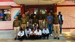 जिस पर किया भरोसा, उसी ने दिया धोखा! पुलिस कॉन्स्टेबल ने लूटे 5 लाख रुपये; गहने से भरा बैग भी चुराया, खुलासा होने पर गिरी गाज