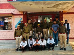 जिस पर किया भरोसा, उसी ने दिया धोखा! पुलिस कॉन्स्टेबल ने लूटे 5 लाख रुपये; गहने से भरा बैग भी चुराया, खुलासा होने पर गिरी गाज जिस पर किया भरोसा, उसी ने दिया धोखा! पुलिस कॉन्स्टेबल ने लूटे 5 लाख रुपये; गहने से भरा बैग भी चुराया, खुलासा होने पर गिरी गाज