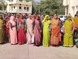 Vidisha : शराबी पति के जुल्म और सितम से परेशान महिलाएं, SP और कलेक्टर से लगाई गुहार